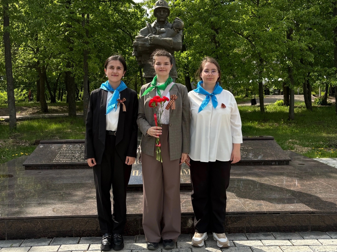 Память жива в наших сердцах.